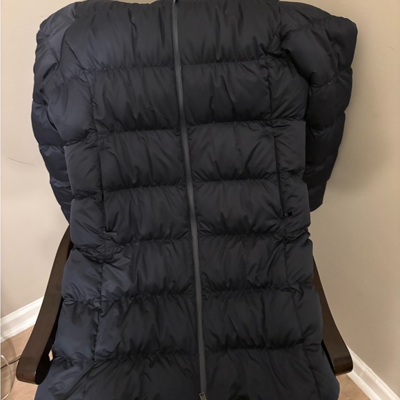 Patagonia Women's Navy Puffer Jacket - Picture 8 of 15